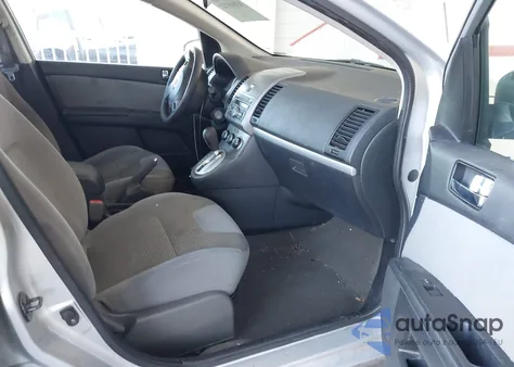 2010 Nissan Sentra 2.0S z USA, uszkodzony, nr VIN 3N1AB6AP7AL667197